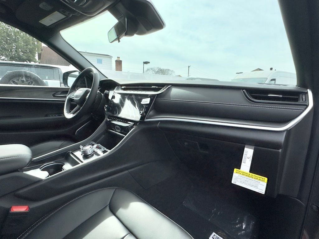 New 2026 Jeep Grand Cherokee L Limited w/ Limited Altitude Package image 18