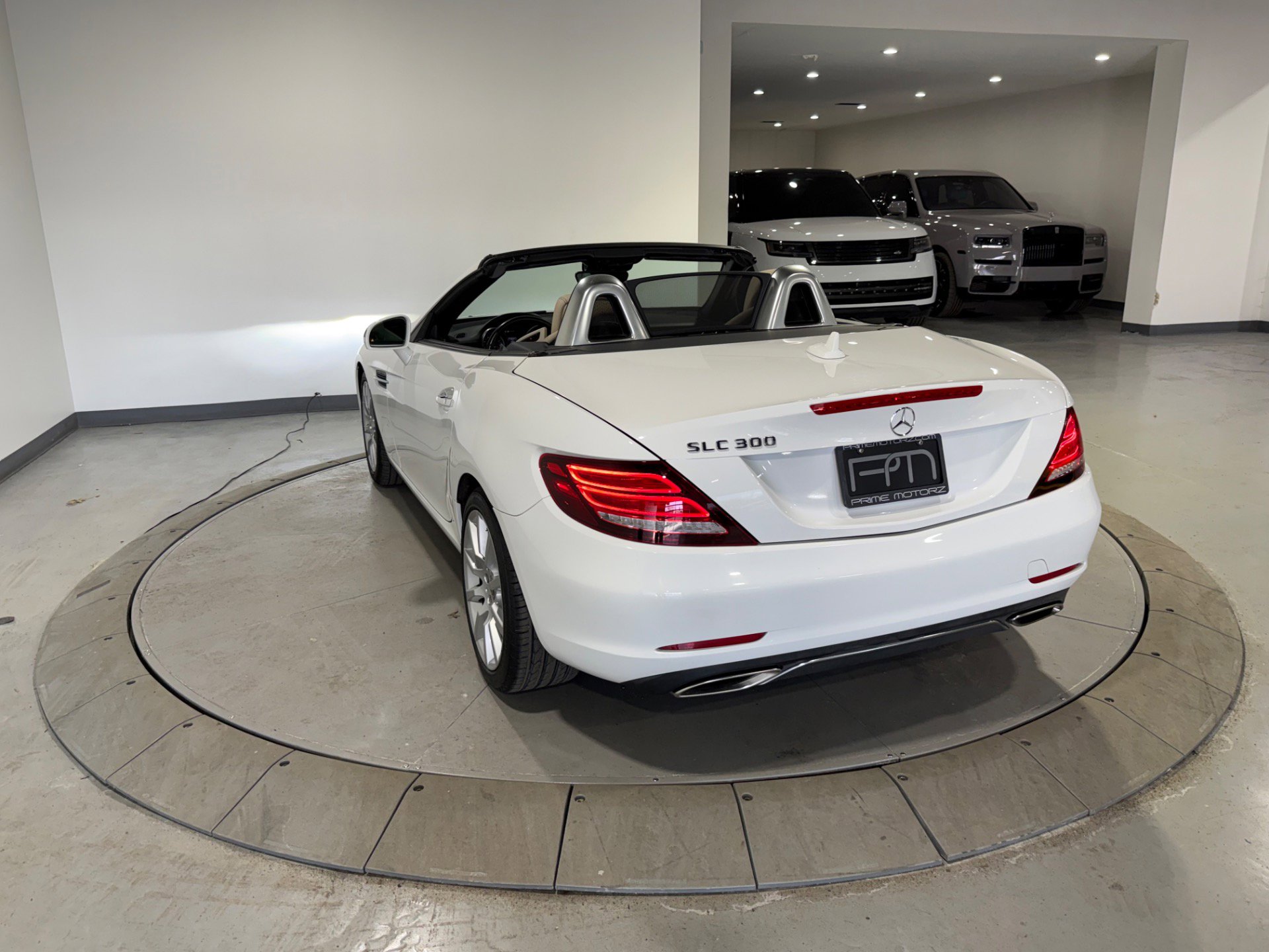 Used 2017 Mercedes-Benz SLC 300 w/ Premium 2 Package image 12