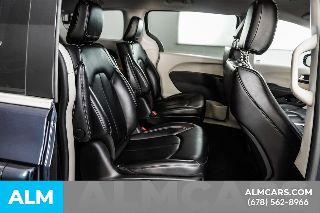 Used 2024 Chrysler Pacifica Select image 22