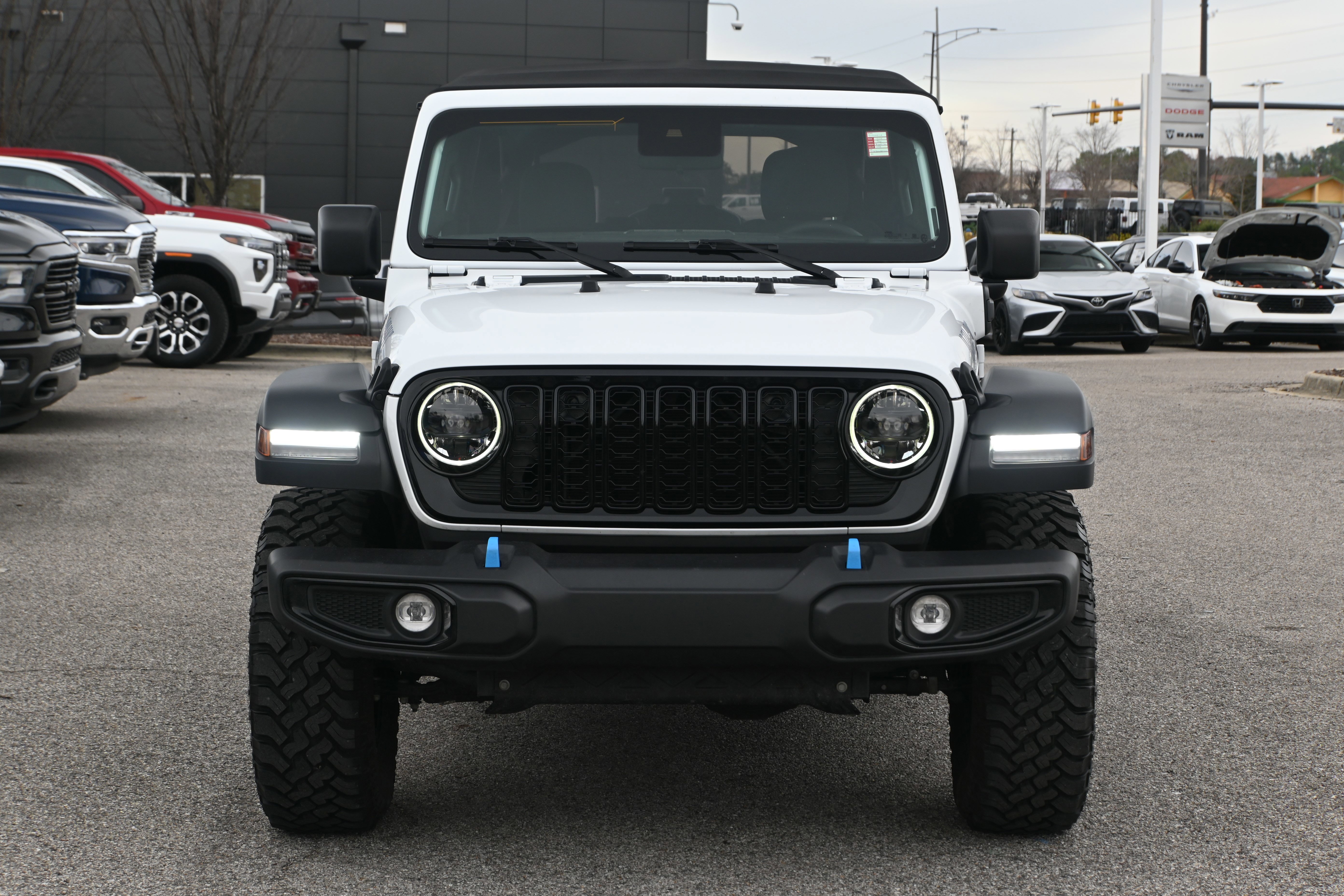 Used 2024 Jeep Wrangler Willys image 6
