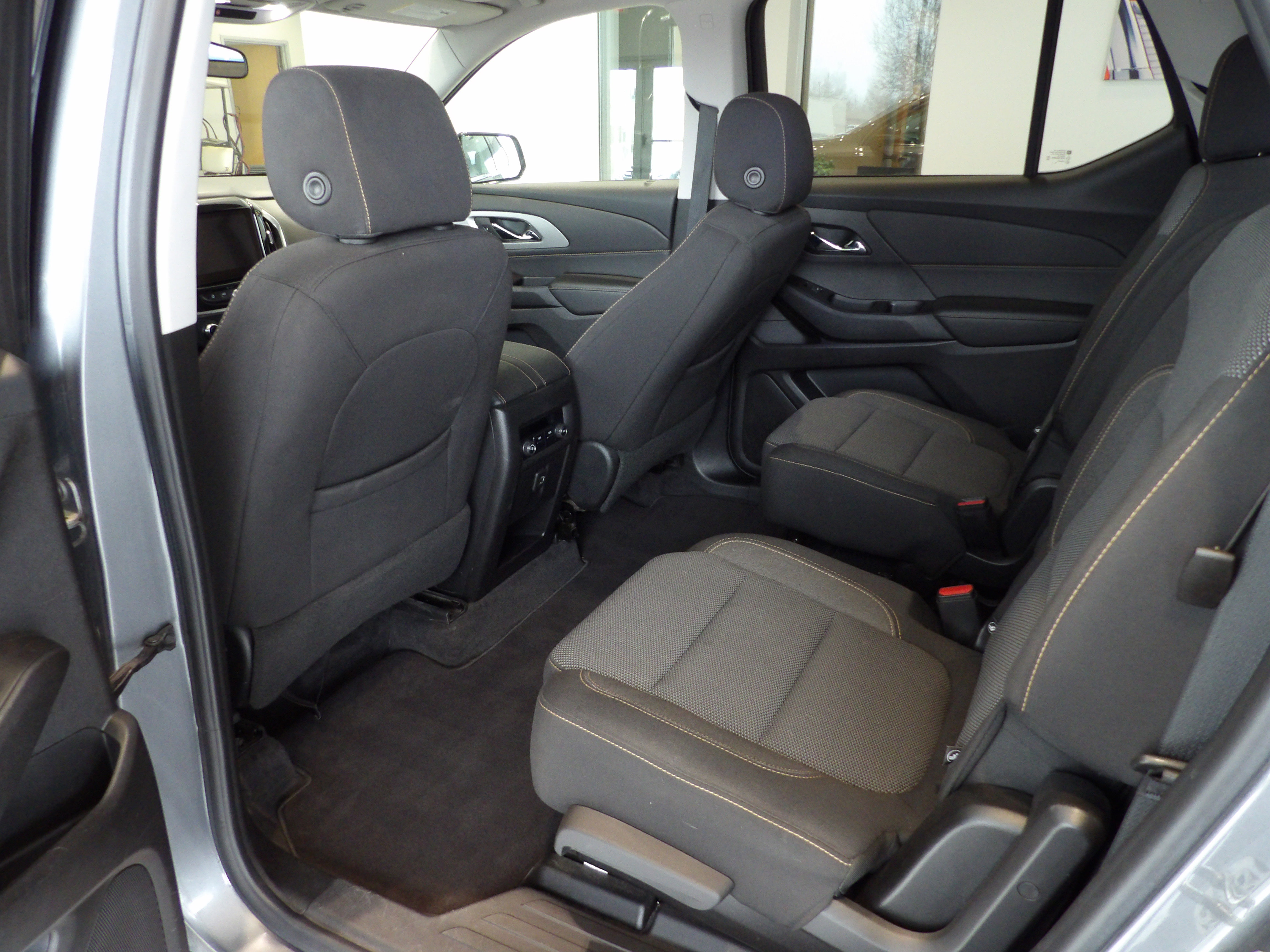 Used 2020 Chevrolet Traverse LT w/ Driver Confidence II Package image 19