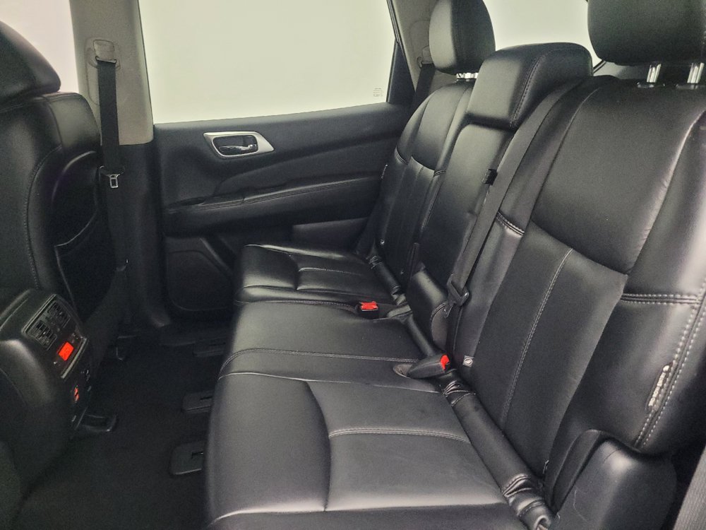 Used 2018 Nissan Pathfinder SL w/ Midnight Edition Package AWD/4WD image 18