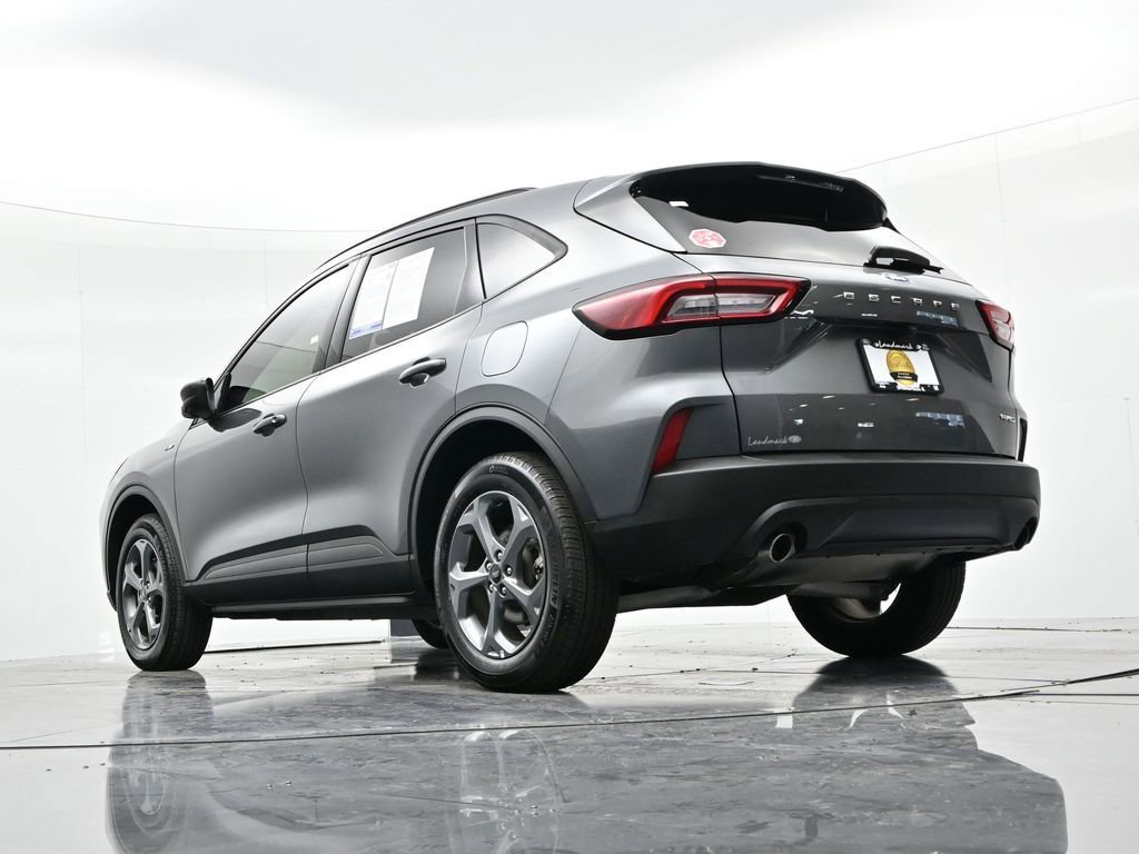 Used 2025 Ford Escape ST-Line image 18