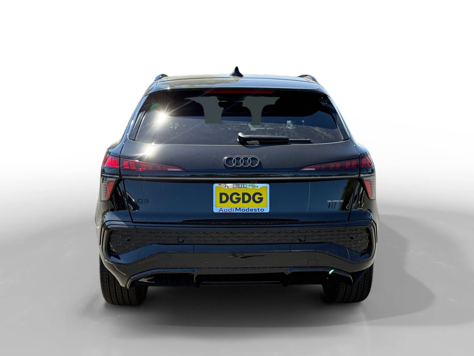 New 2026 Audi Q3 quattro 2.0T AWD/4WD image 4