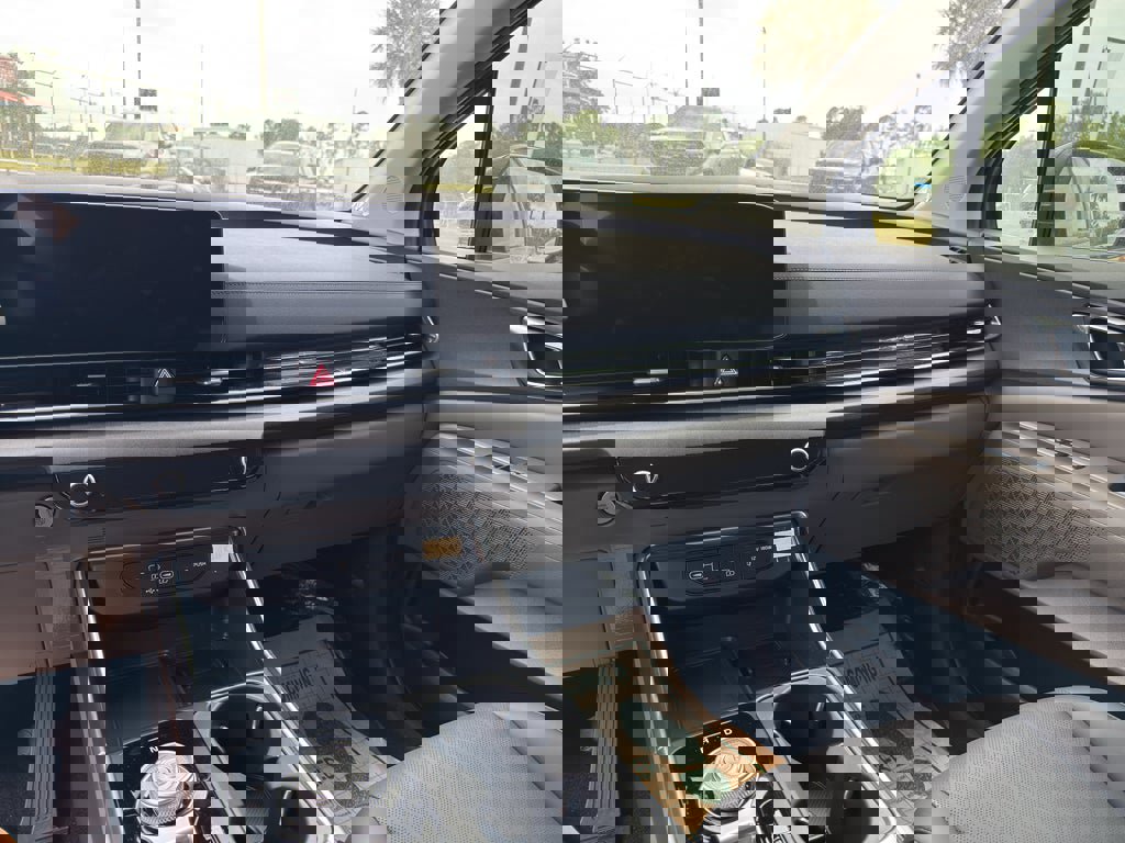 New 2026 Kia Carnival EX image 21