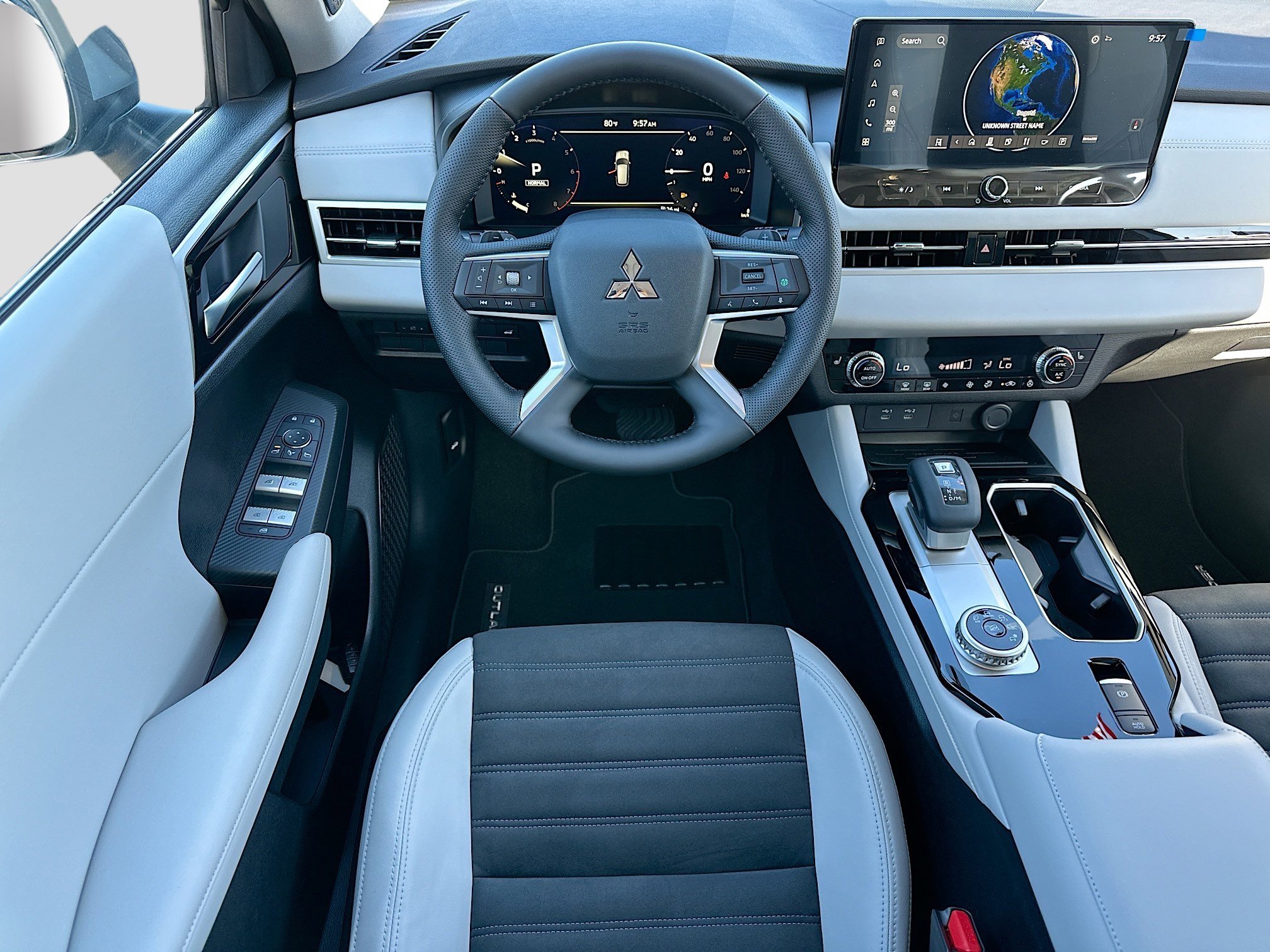 New 2026 Mitsubishi Outlander SE image 16