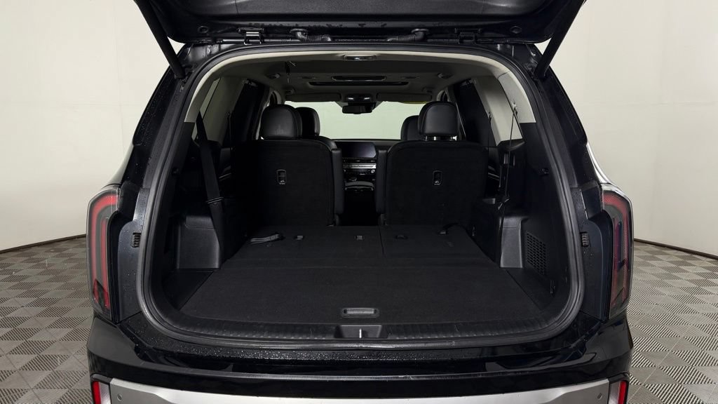 Used 2023 Kia Telluride EX w/ EX Captain's Chair Package AWD/4WD image 12