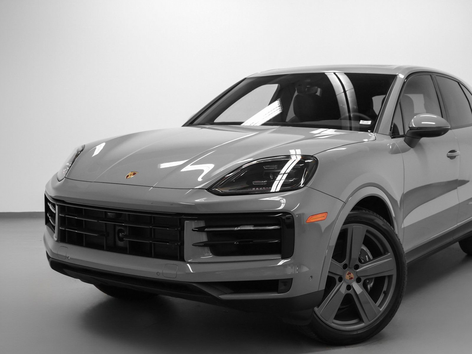 Certified 2025 Porsche Cayenne image 7