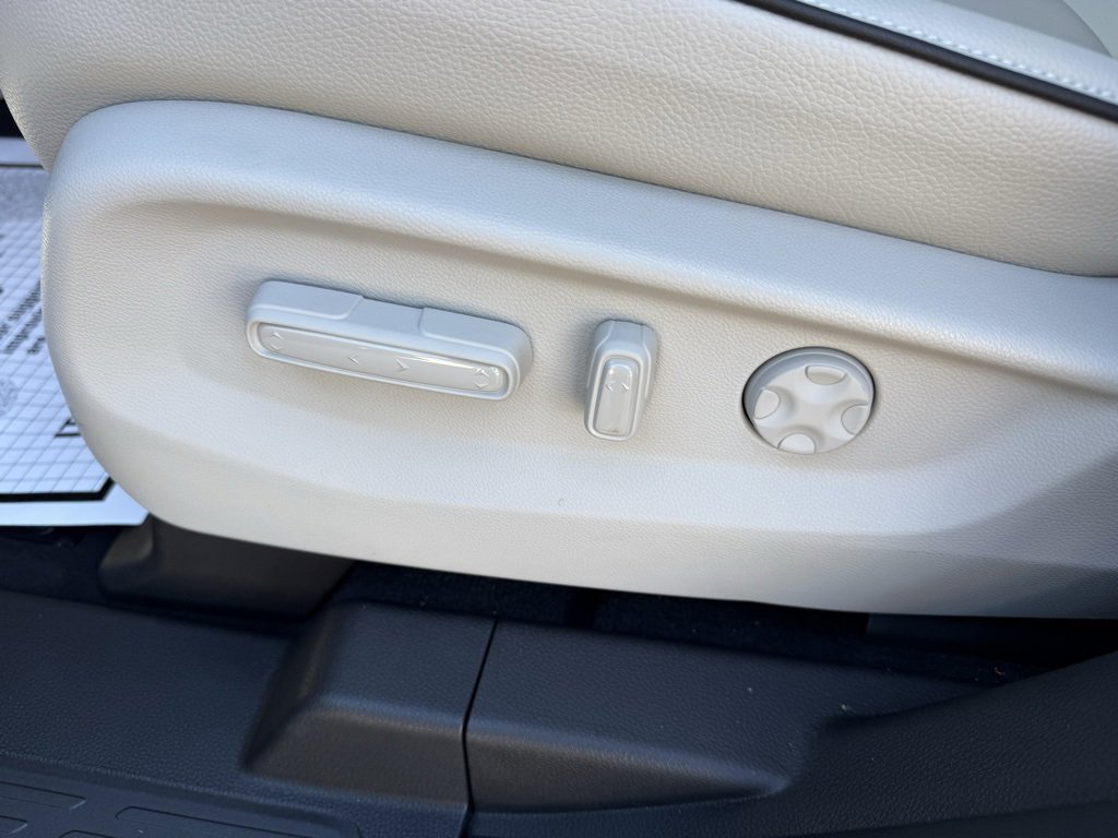 New 2026 Honda Odyssey Touring image 12