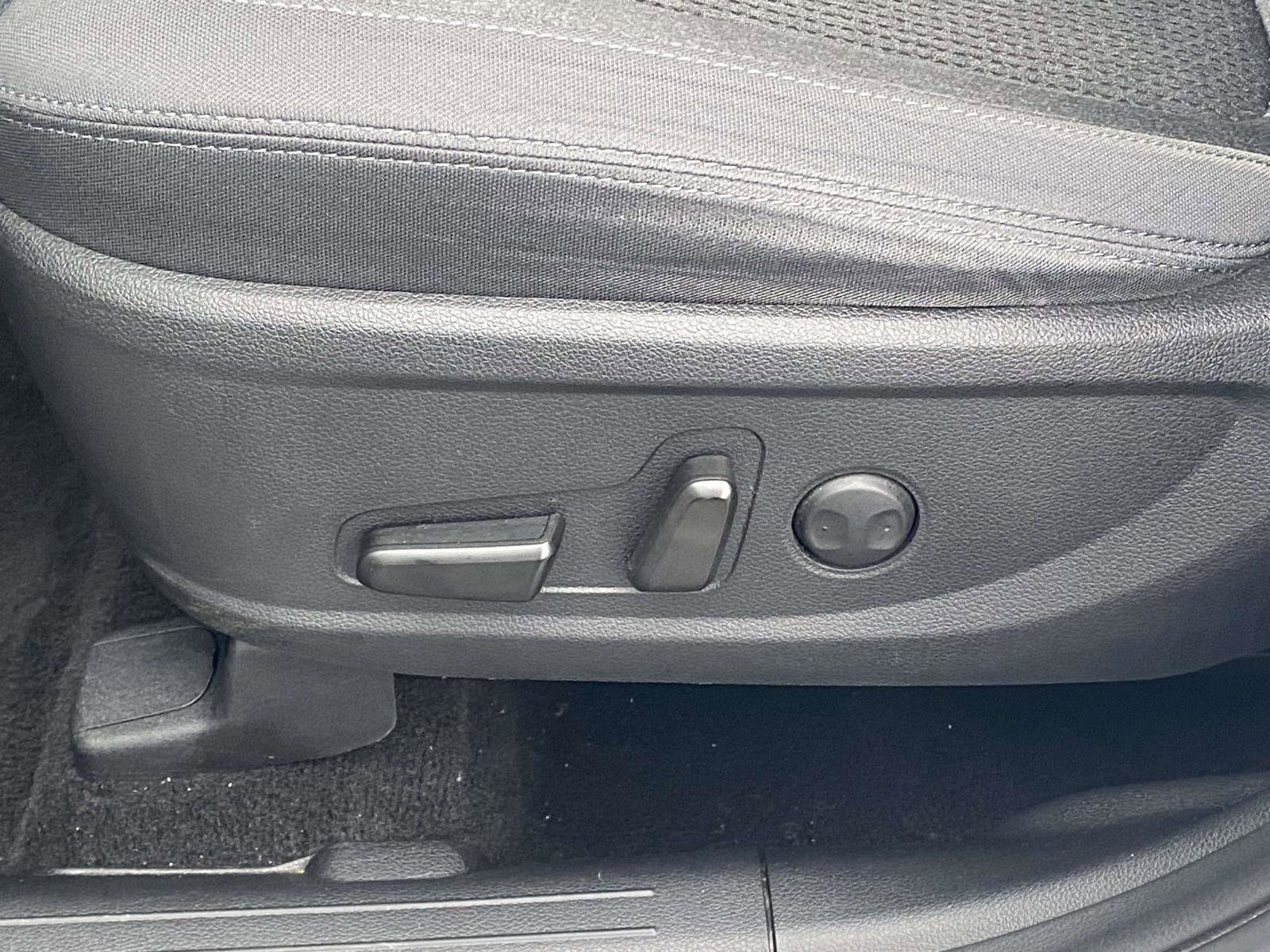 Used 2021 Hyundai Santa Fe SEL w/ Convenience Package image 15