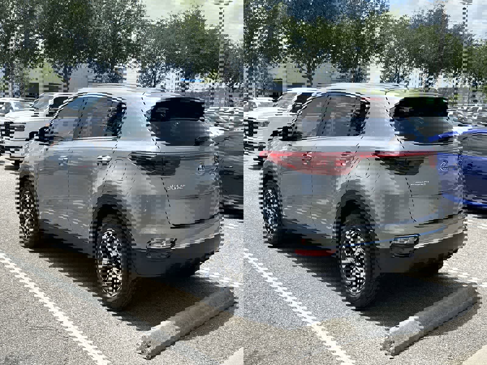 Used 2022 Kia Sportage LX image 6