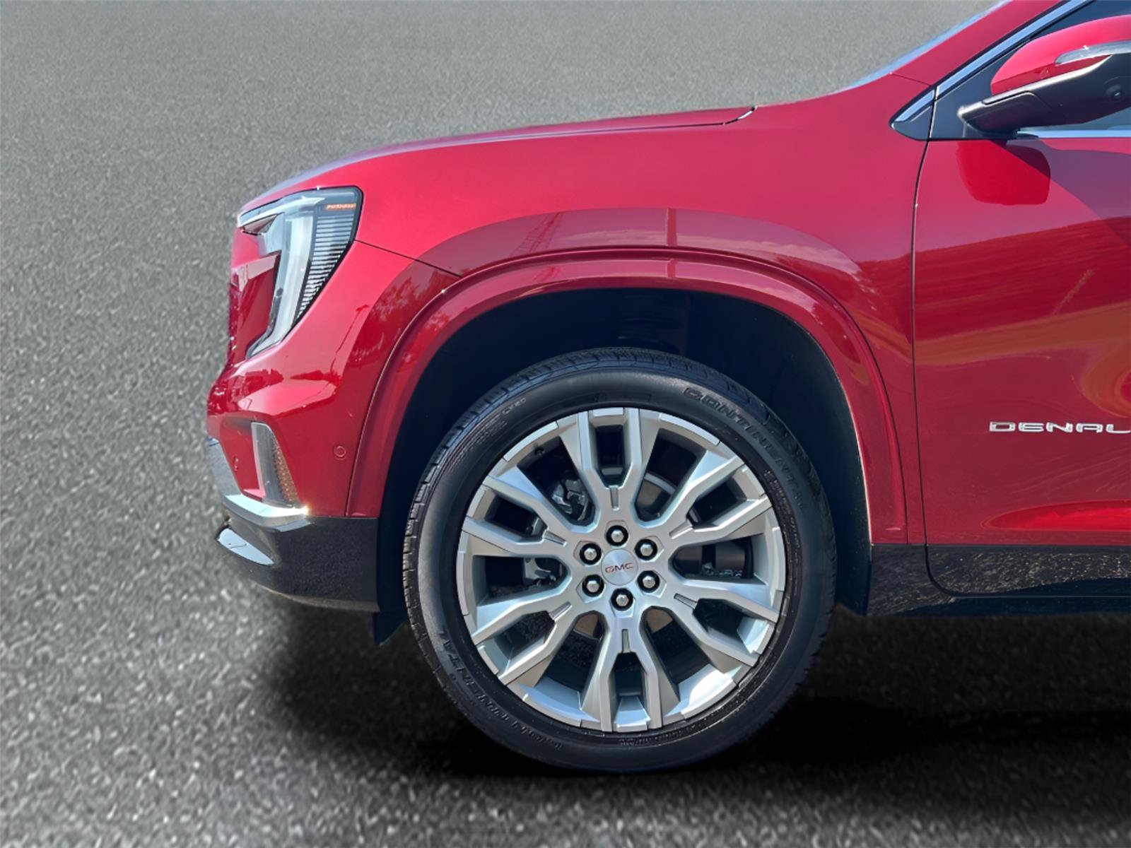 Certified 2025 GMC Acadia Denali w/ Super Cruise Package AWD/4WD image 9