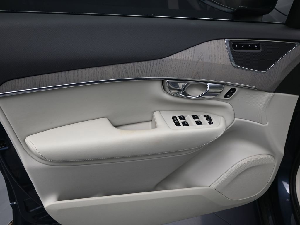 Certified 2025 Volvo XC90 T8 Core w/ Protection Package image 13