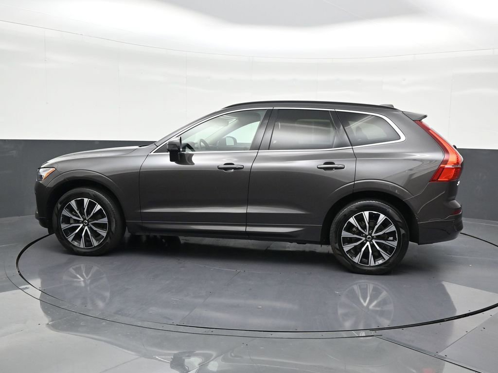 Certified 2023 Volvo XC60 B5 Core image 2
