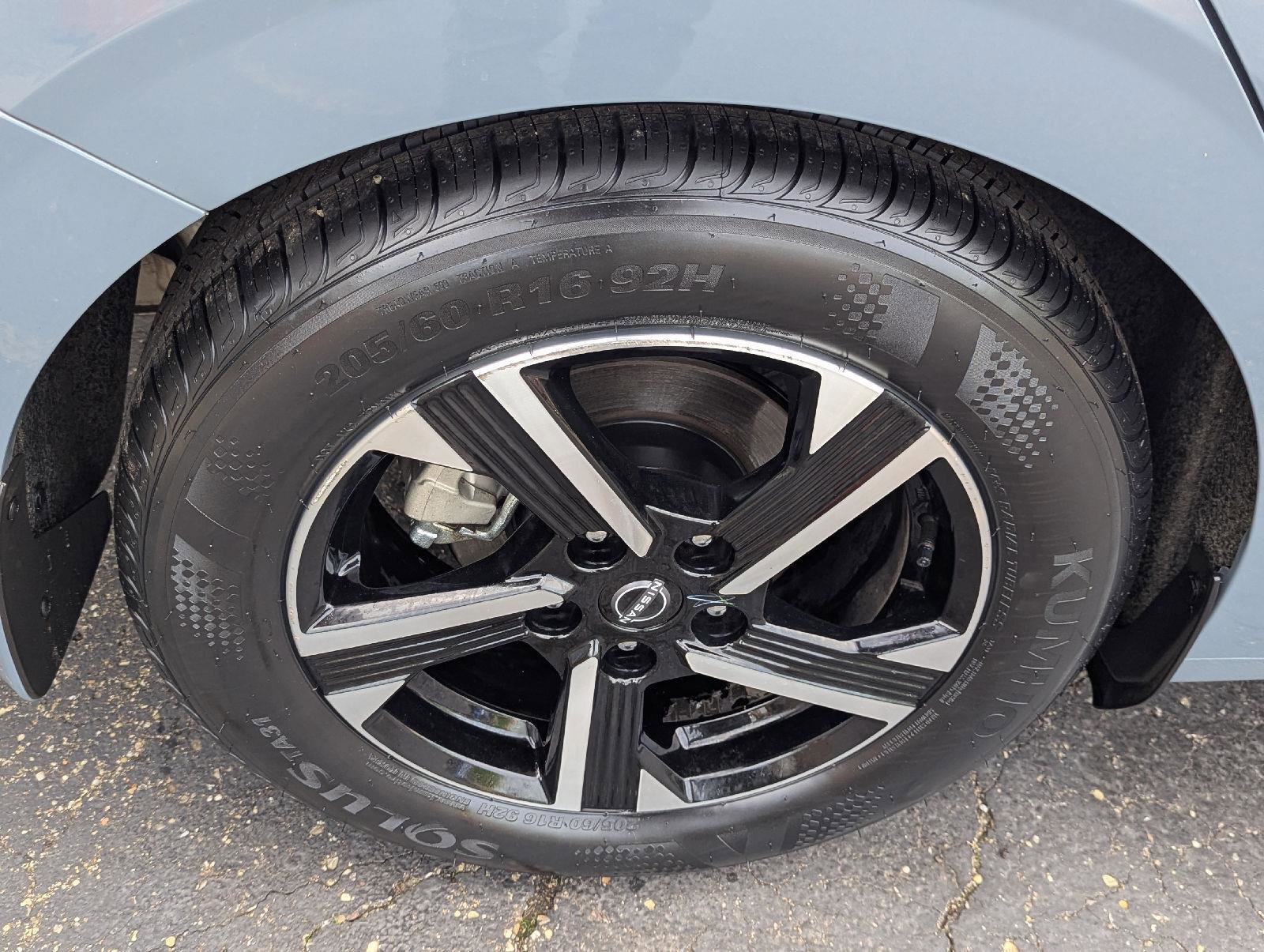 Used 2024 Nissan Sentra SV FWD image 35