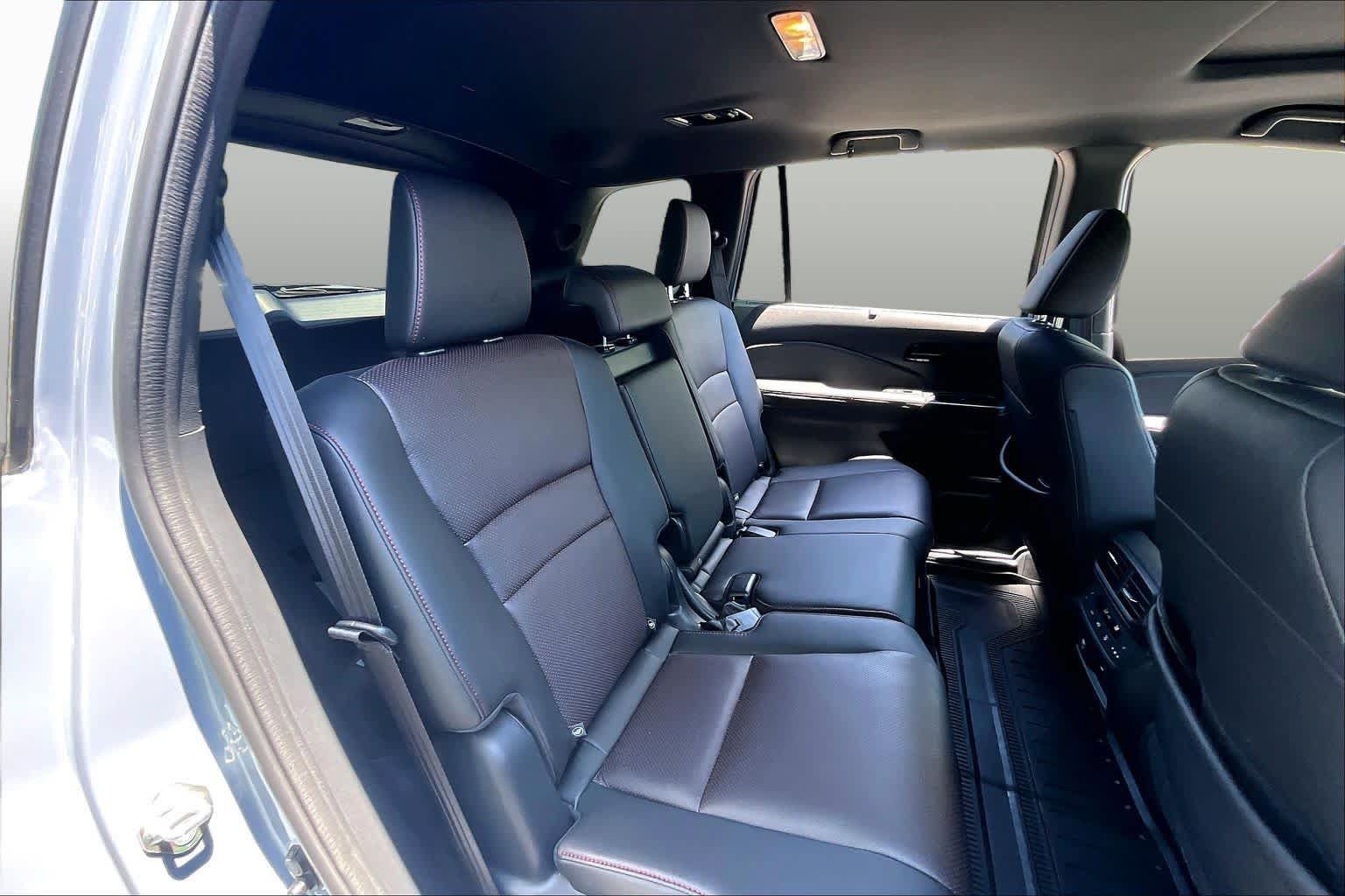 Certified 2024 Honda Passport Black Edition image 21
