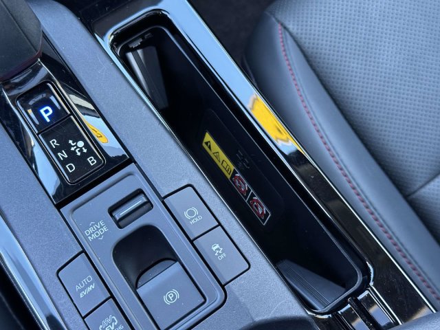 Used 2023 Toyota Prius Prime Premium FWD image 36