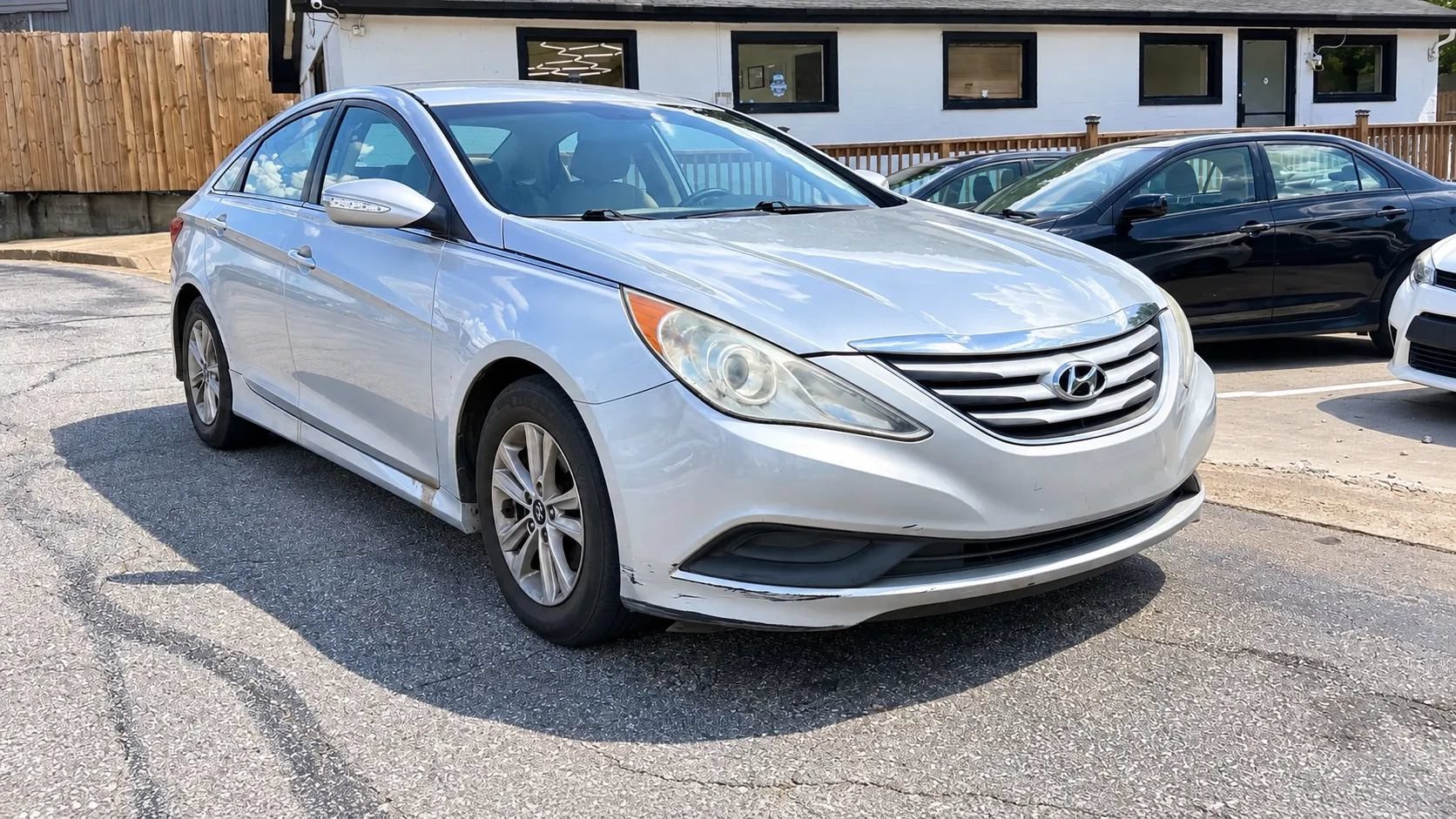 Used 2014 Hyundai Sonata GLS w/ Popular Equipment Group 2 FWD image 2