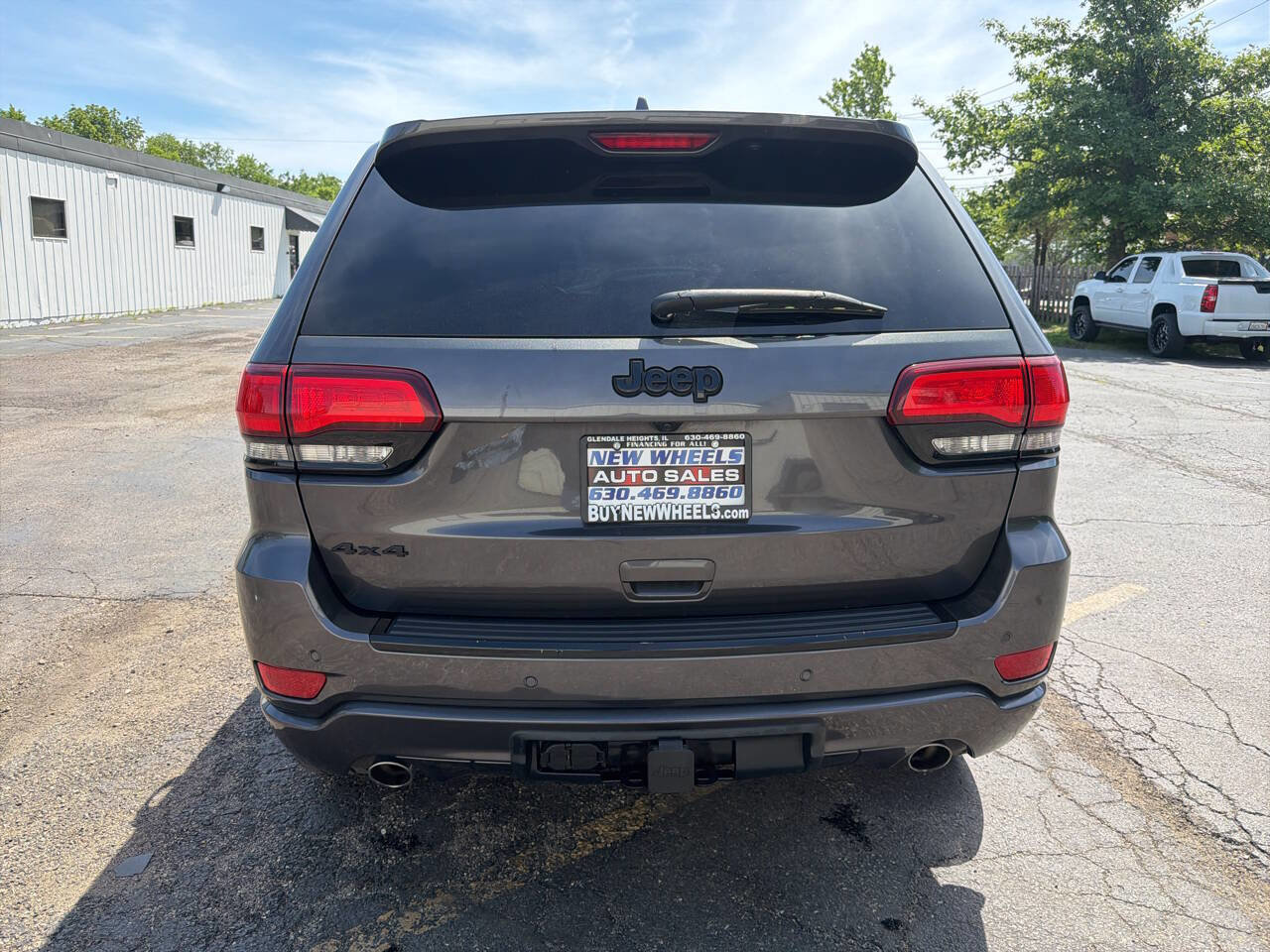 Used 2015 Jeep Grand Cherokee Altitude AWD/4WD image 5