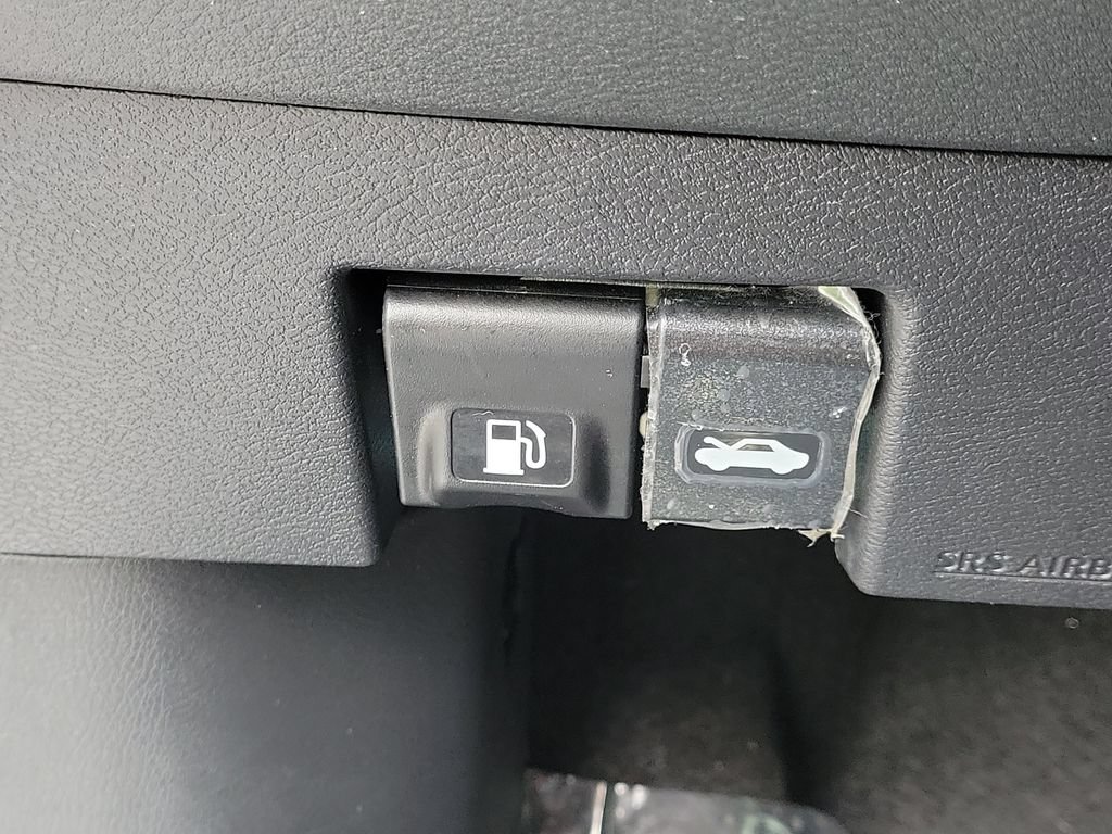 Used 2024 Nissan Kicks SV FWD image 30
