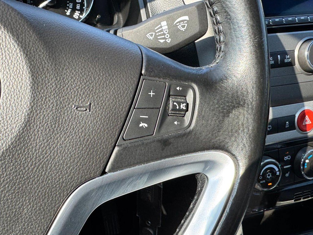 Used 2013 Chevrolet Captiva Sport LTZ FWD image 20