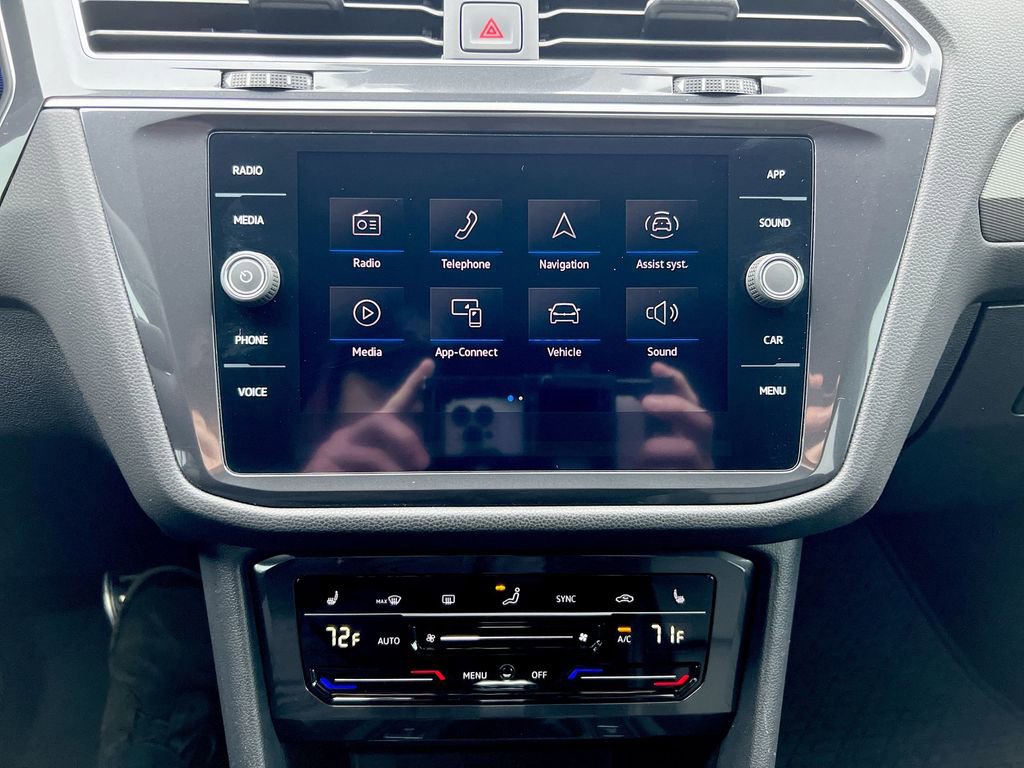 Used 2022 Volkswagen Tiguan SE R-Line image 13