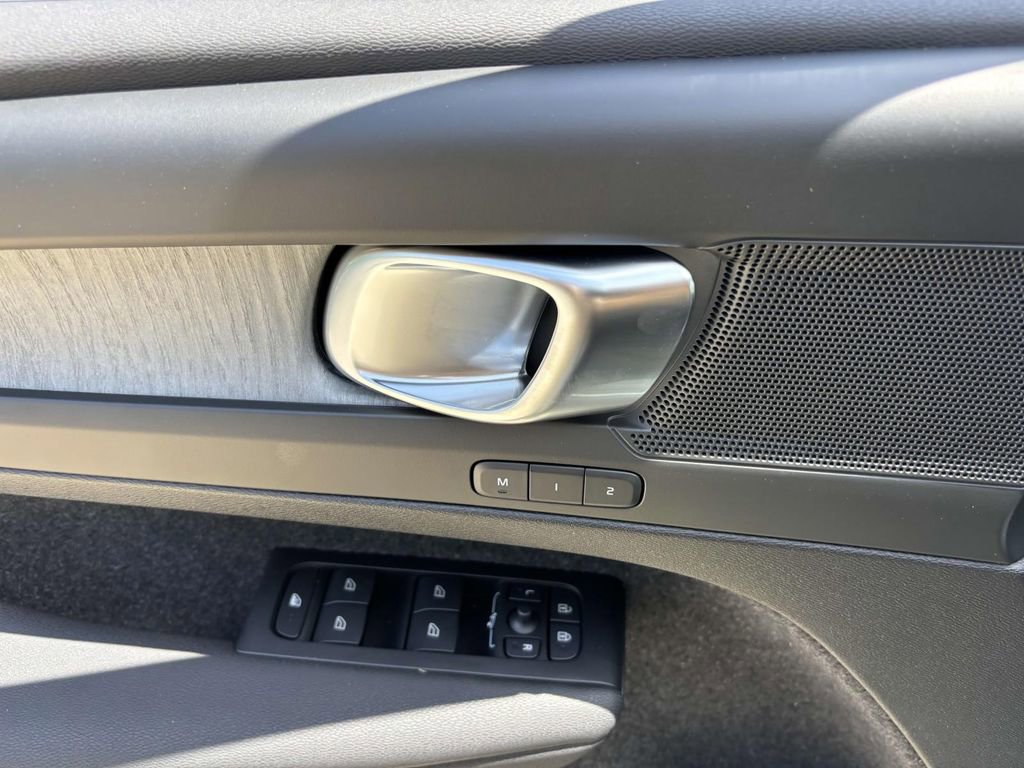 New 2026 Volvo XC40 B5 Core w/ Protection Package Premier image 12