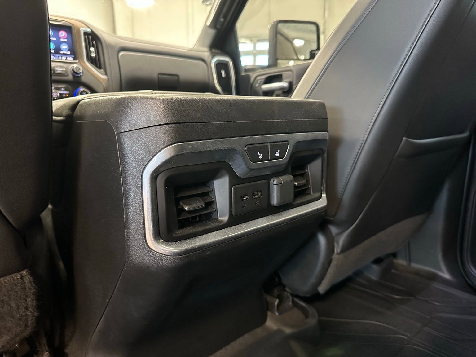 Used 2021 Chevrolet Silverado 3500 High Country image 39