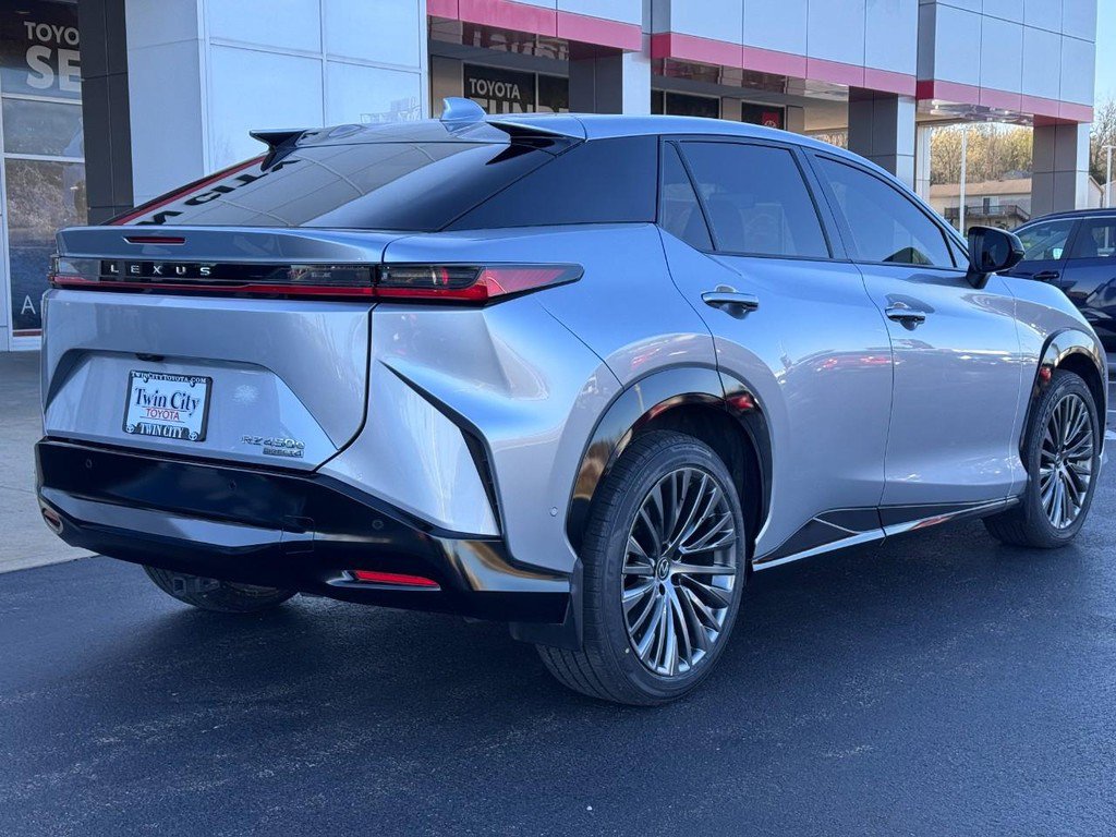 Used 2023 Lexus RZ 450e Premium w/ Accessory Package (2T) image 3
