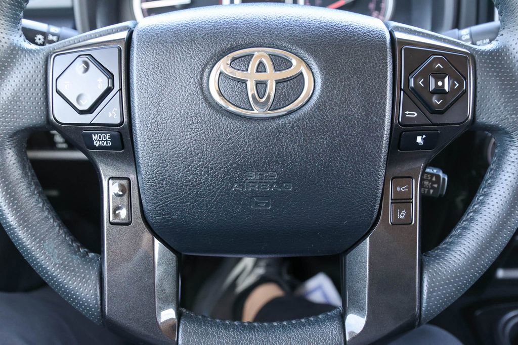 Used 2021 Toyota 4Runner TRD Off-Road Premium AWD/4WD image 27