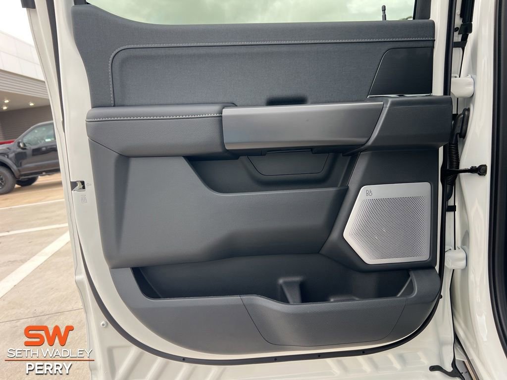 New 2025 Ford F150 Lariat w/ Equipment Group 502A High image 33