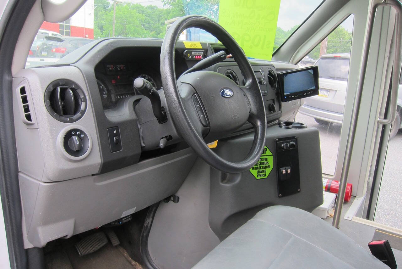 Used 2016 Ford E-450 and Econoline 450 Super Duty w/ Shuttle Bus Prep Package RWD image 12