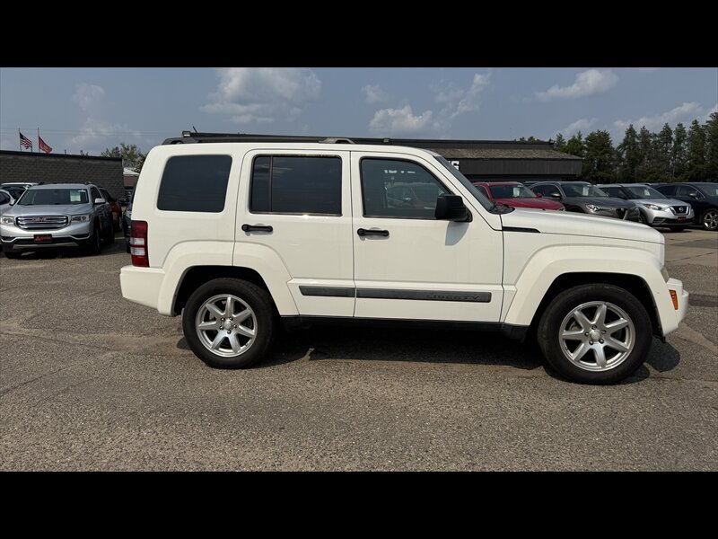 Used 2010 Jeep Liberty Sport w/ Popular Equipment Group AWD/4WD image 4