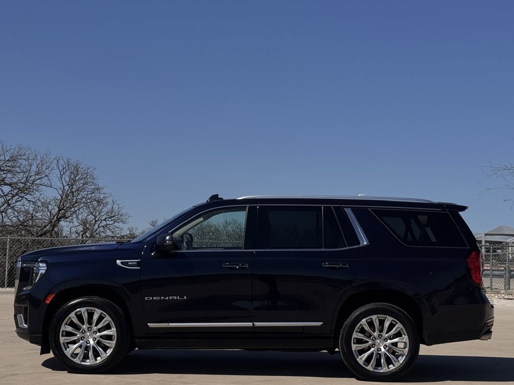 Used 2023 GMC Yukon Denali AWD/4WD image 3