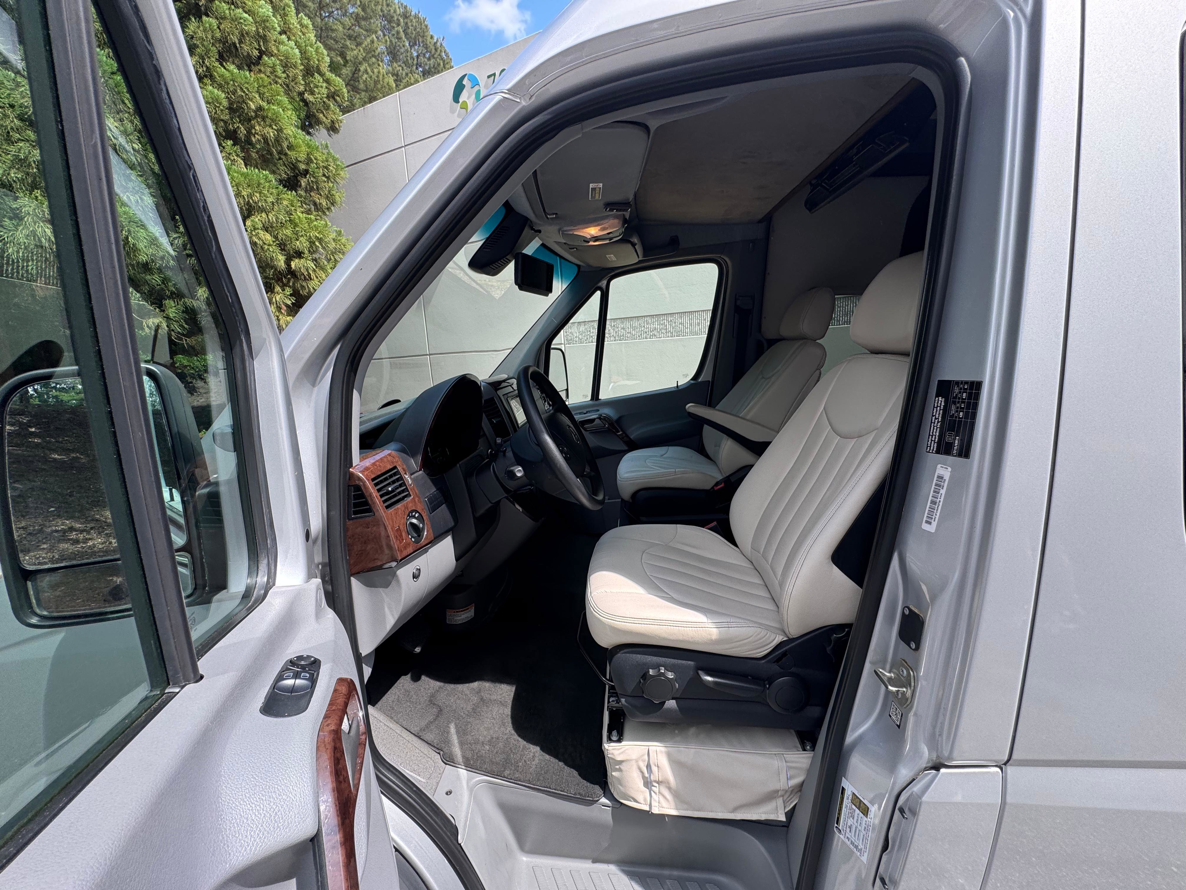 Used 2015 Mercedes-Benz Sprinter 3500 image 19