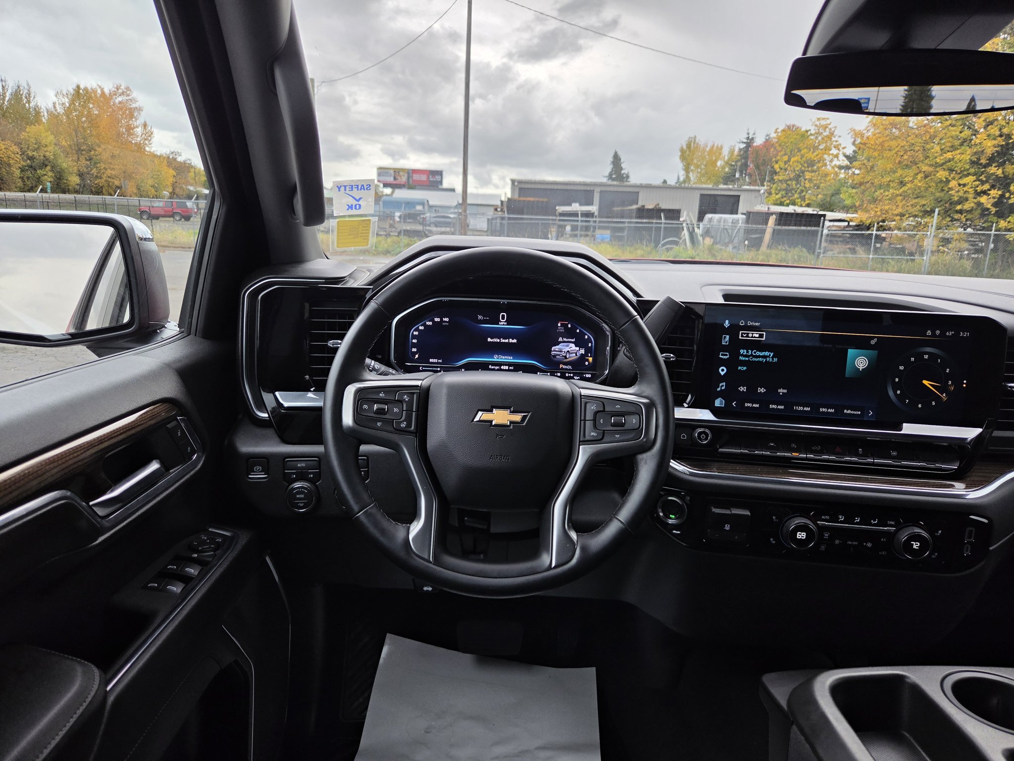 Used 2023 Chevrolet Silverado 1500 LT AWD/4WD image 28