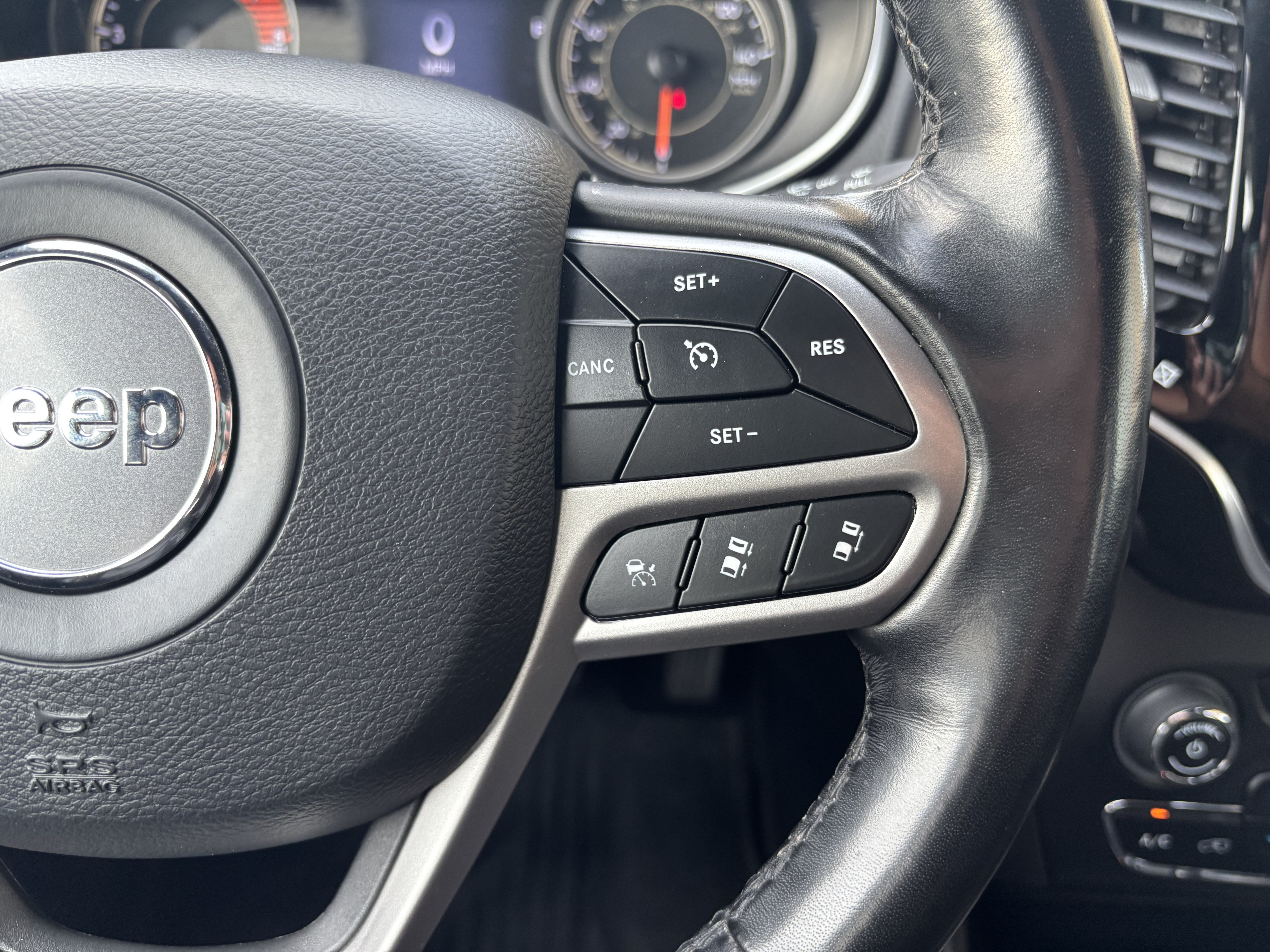 Used 2021 Jeep Cherokee High Altitude AWD/4WD image 15