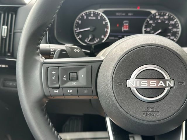 Used 2025 Nissan Pathfinder SV AWD/4WD image 21