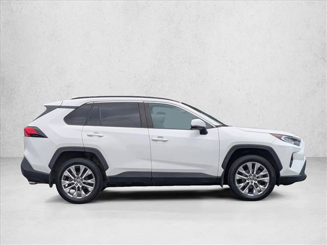 Used 2020 Toyota RAV4 XLE Premium AWD/4WD image 4