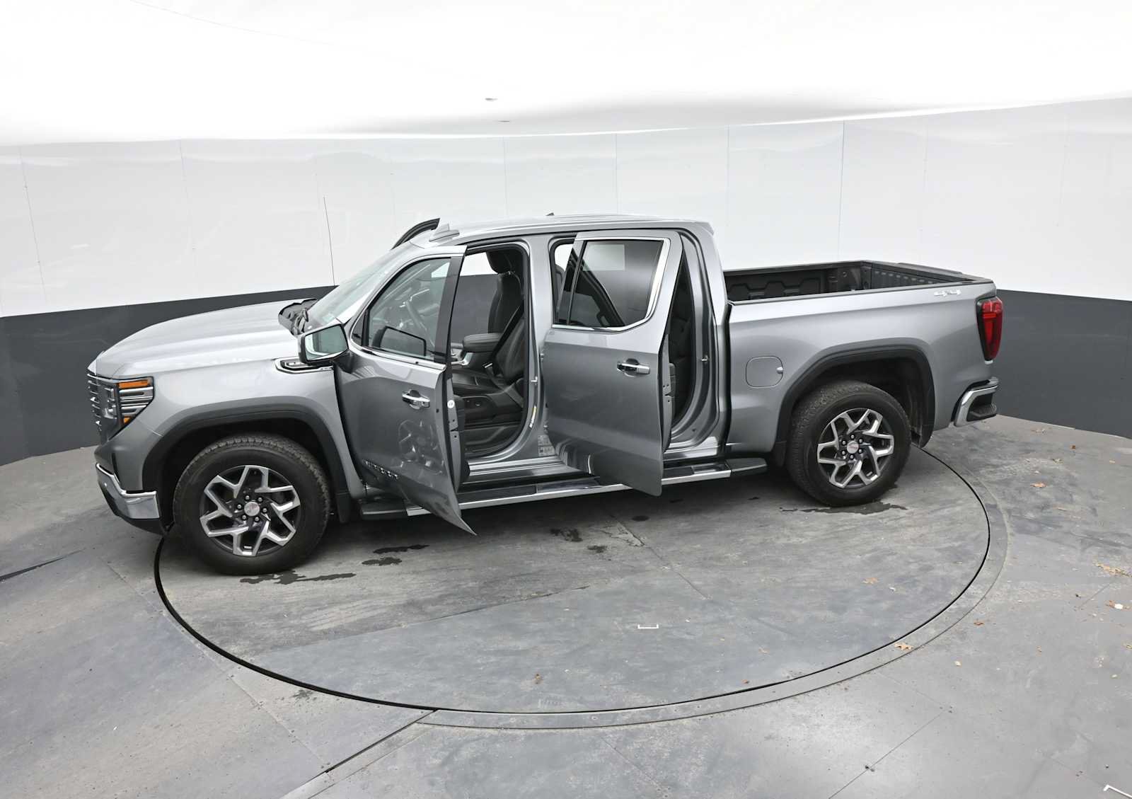 Used 2024 GMC Sierra 1500 SLT w/ SLT Premium Plus Package AWD/4WD image 36