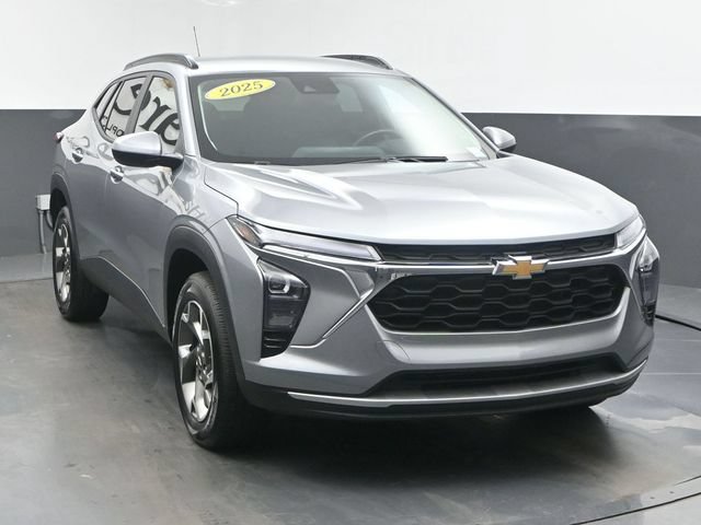 Used 2025 Chevrolet Trax LT w/ Driver Confidence Package FWD image 53