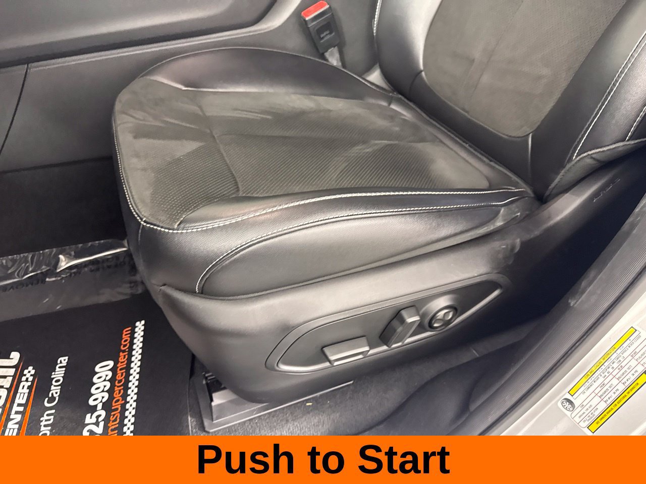 Used 2023 Jeep Grand Cherokee L Laredo AWD/4WD image 14