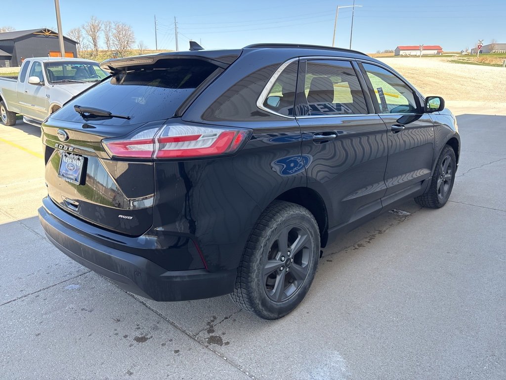 Used 2022 Ford Edge SEL w/ Sport Appearance Package image 4