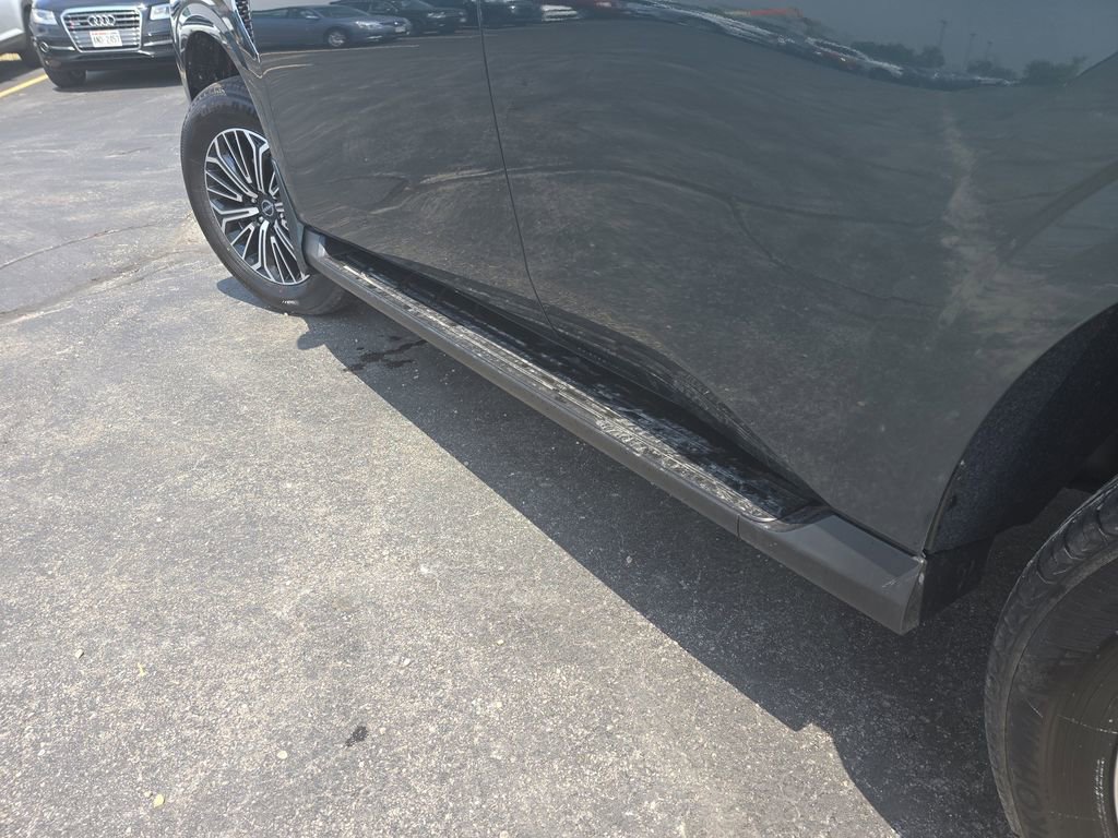 New 2025 Nissan Armada SL w/ Captain's Chari Seat Package image 37