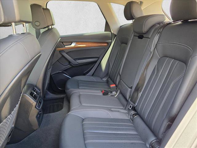 Used 2022 Audi Q5 2.0T Premium w/ Convenience Package AWD/4WD image 17