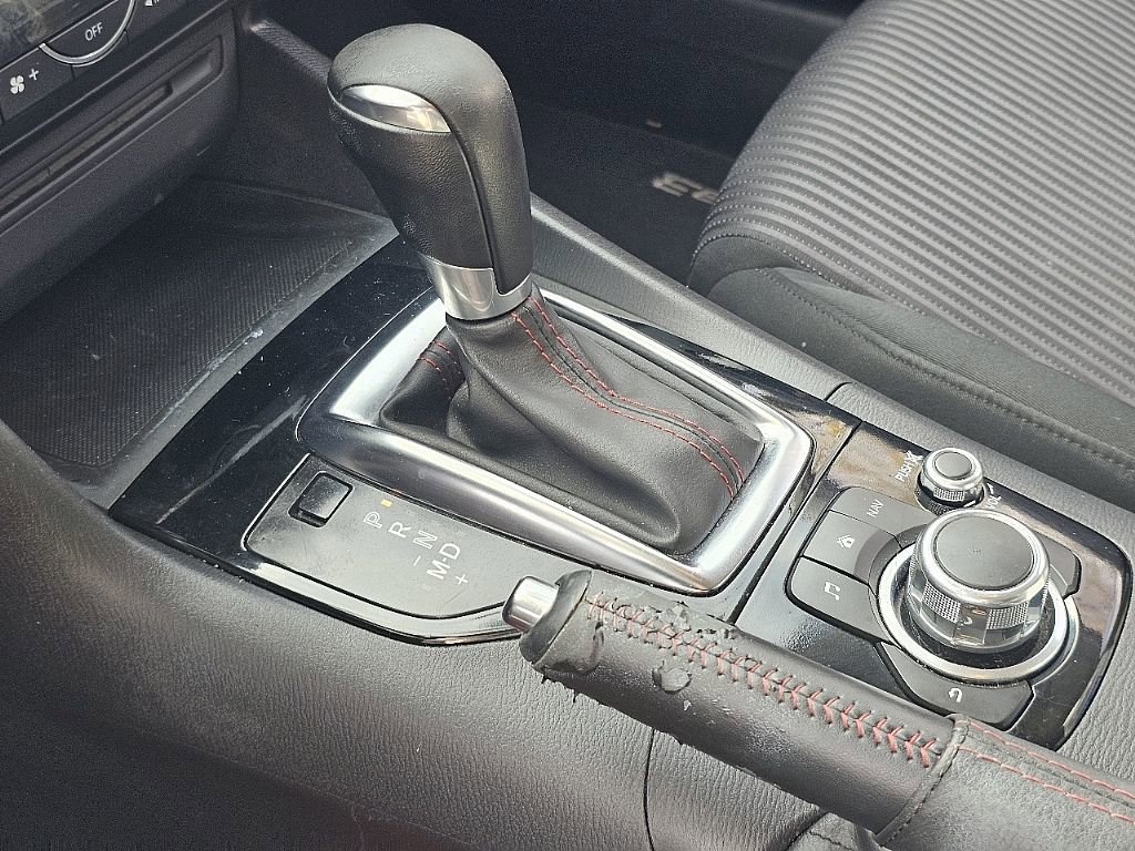 Used 2014 MAZDA MAZDA3 i Touring w/ Technology Package image 14