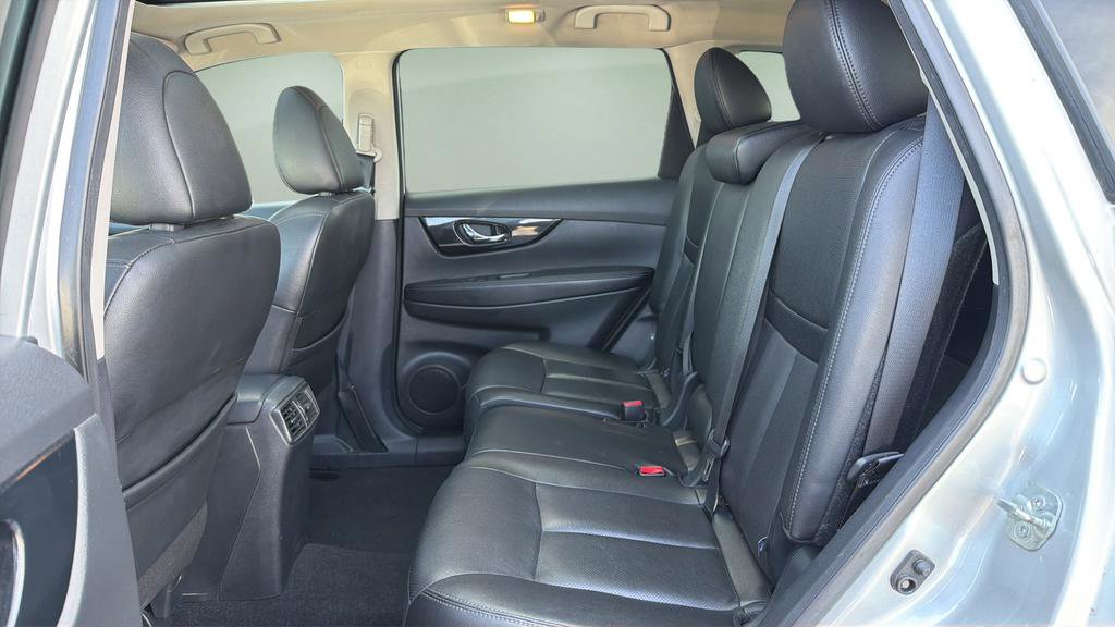 Used 2019 Nissan Rogue SL w/ Premium Package image 15