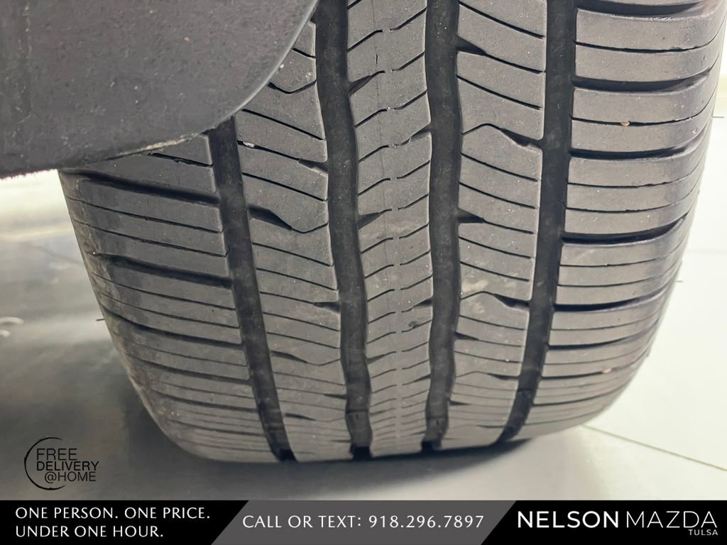 Used 2018 Land Rover Discovery HSE image 10