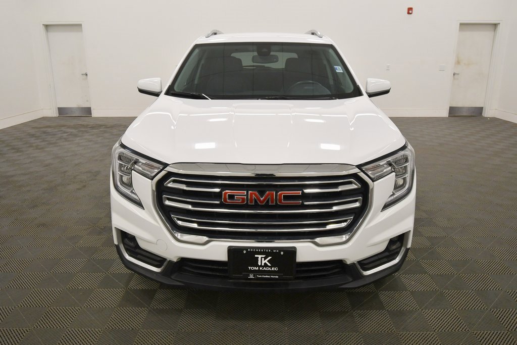 Used 2024 GMC Terrain SLT image 11