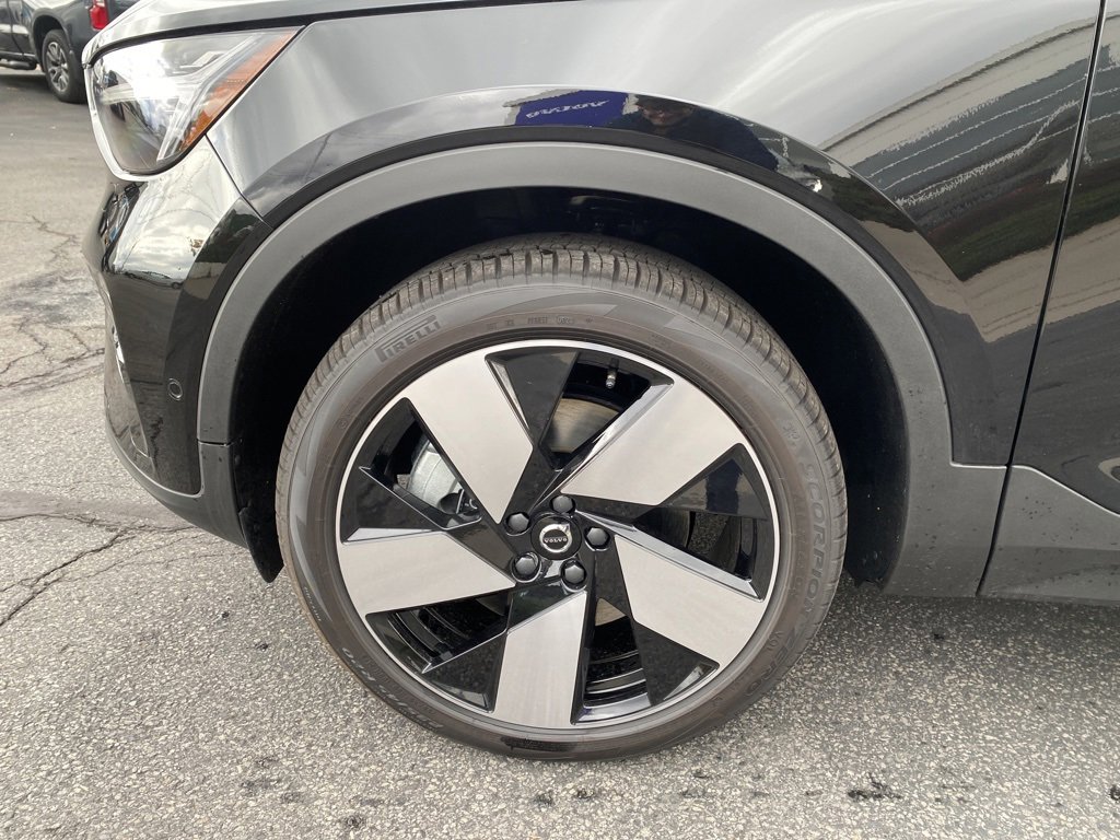New 2024 Volvo XC40 Recharge Ultimate w/ Protection Package Premier image 11